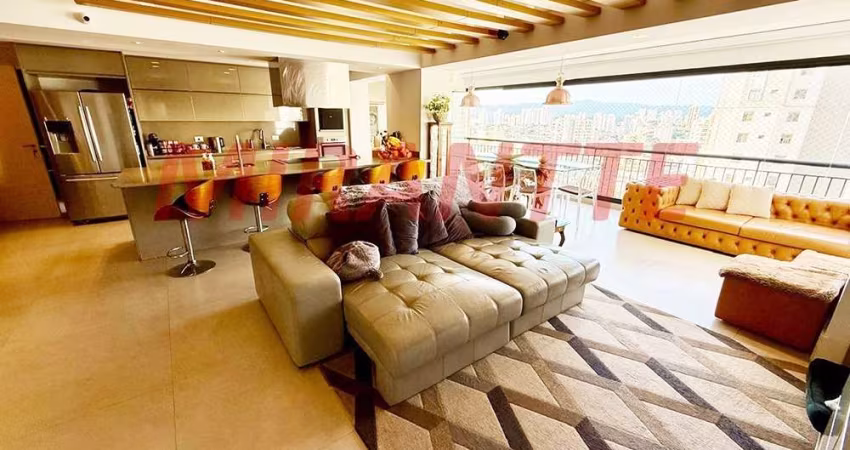Apartamento de 140m² com 3 quartos em Santa Teresinha