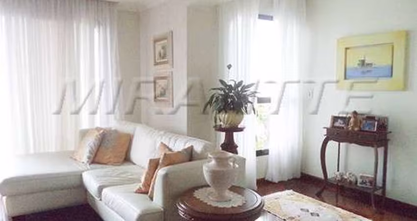 Apartamento de 224m² com 4 quartos em Vila Galvão