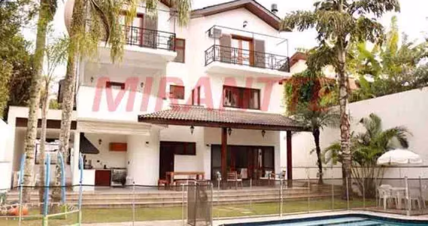 Cond. fechado com 4 quartos em Alphaville