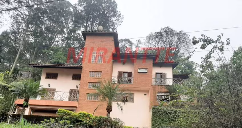 Sobrado de 560m² com 5 quartos em Jardim Ibiratiba