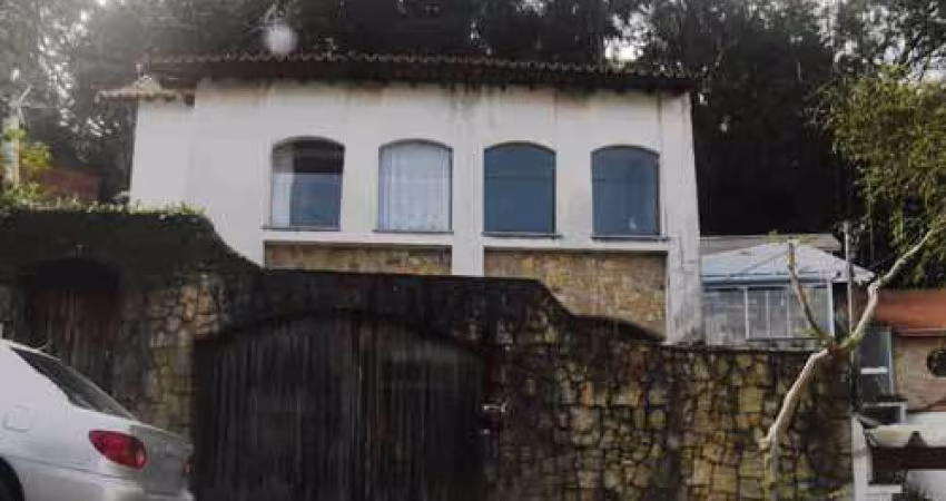 Casa terrea com 3 quartos em Horto Florestal