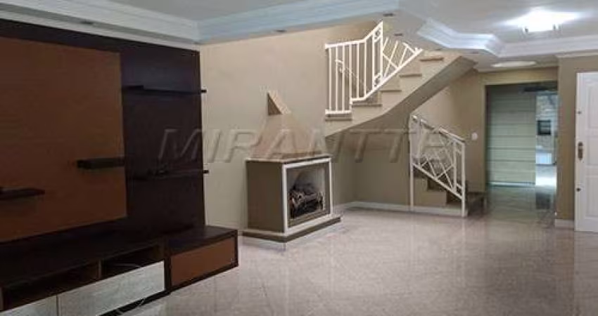 Sobrado de 224m² com 4 quartos em Jardim Floresta