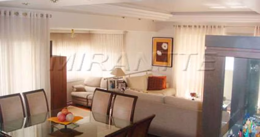 Apartamento de 190m² com 4 quartos em Água Fria