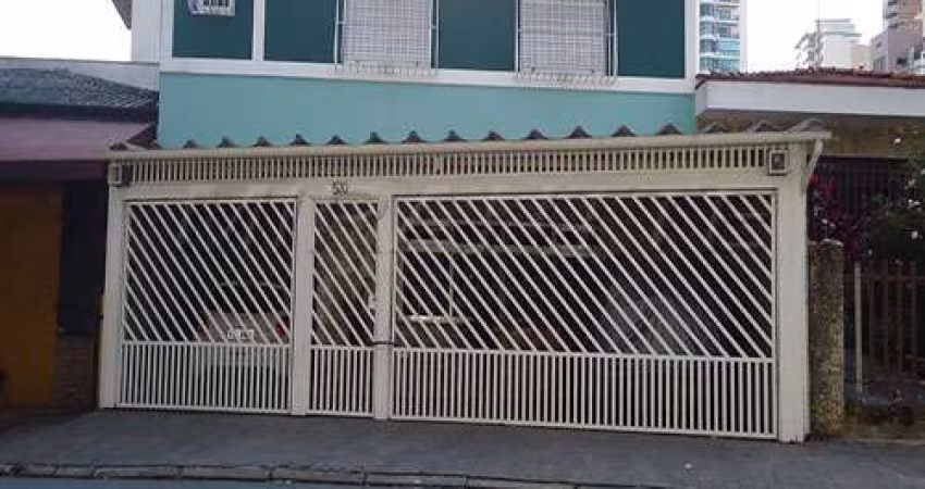 Sobrado de 230m² com 3 quartos em Água Fria