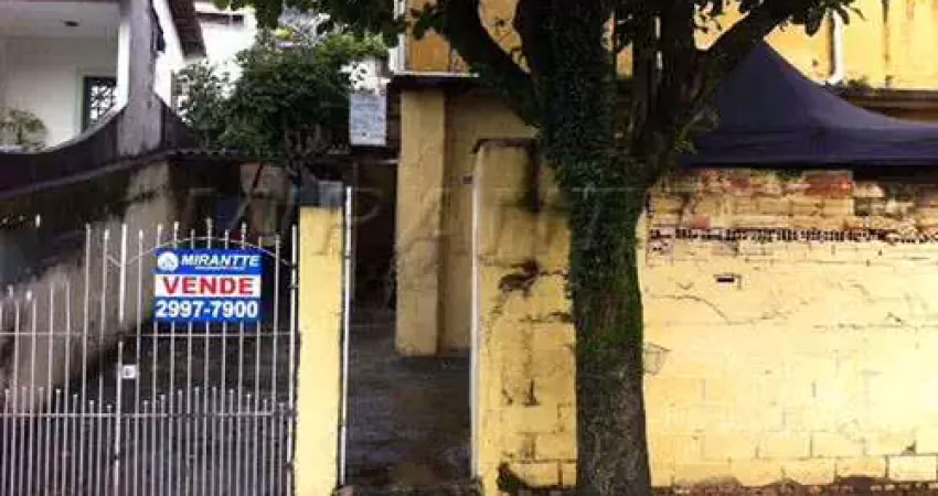 Sobrado de 210m² com 4 quartos em parque casa de pedra