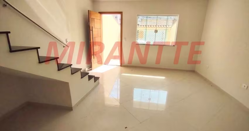 Sobrado de 110m² com 3 quartos em Água Fria