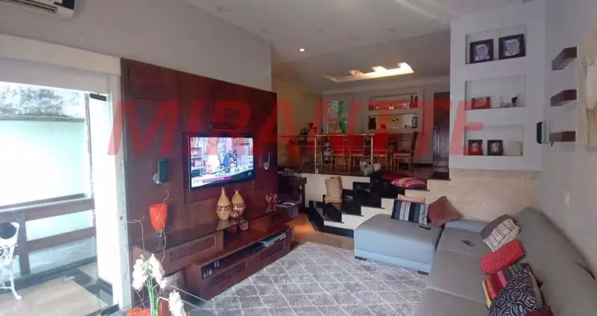 Sobrado de 350m² com 3 quartos em Horto Florestal
