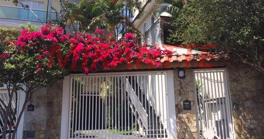 Sobrado de 158m² com 3 quartos em Vila Mazzei