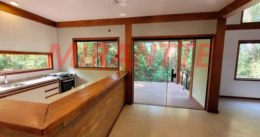 Sobrado de 230m² com 3 quartos em Serra da Cantareira