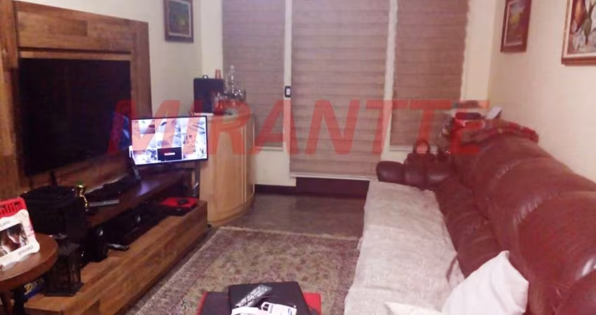 Sobrado de 160m² com 4 quartos em Água Fria