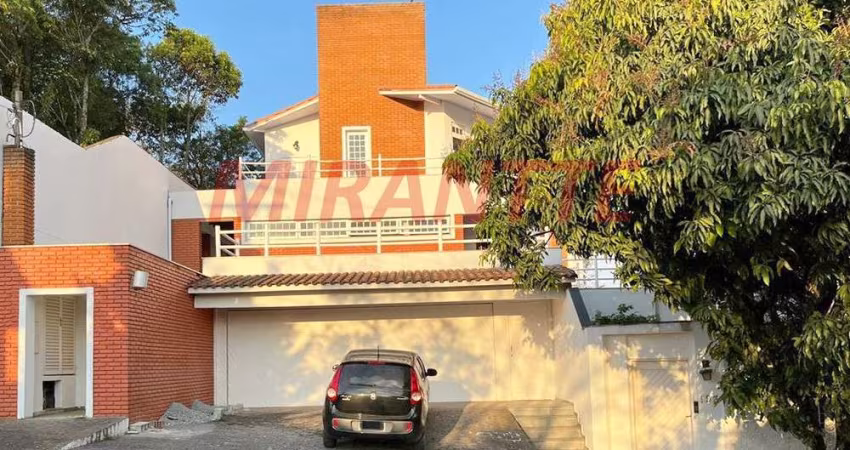 Sobrado de 350m² com 4 quartos em Serra Da Cantareira