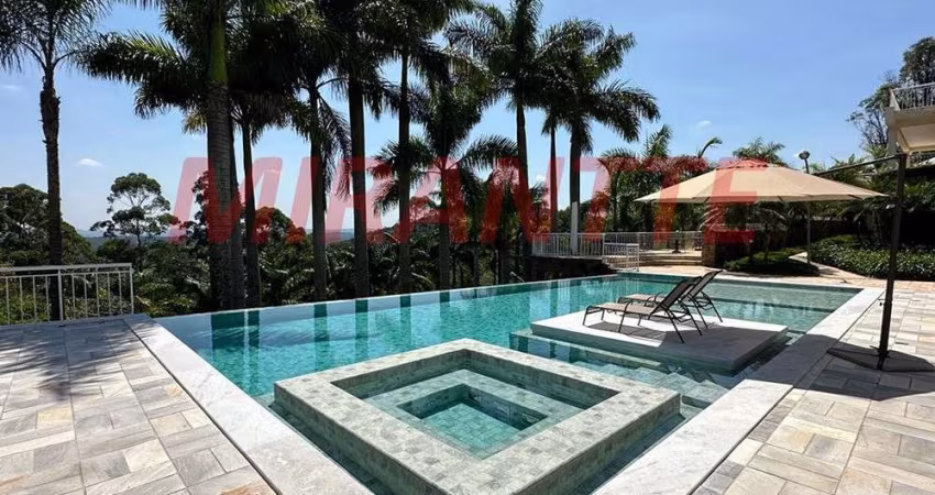 Sobrado de 67.5m² com 6 quartos em Serra Da Cantareira