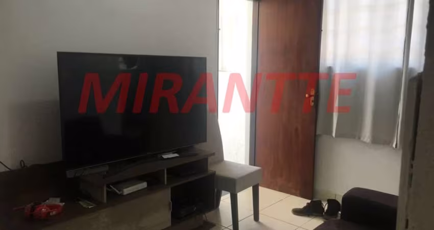 Sobrado de 200m² com 4 quartos em Água Fria