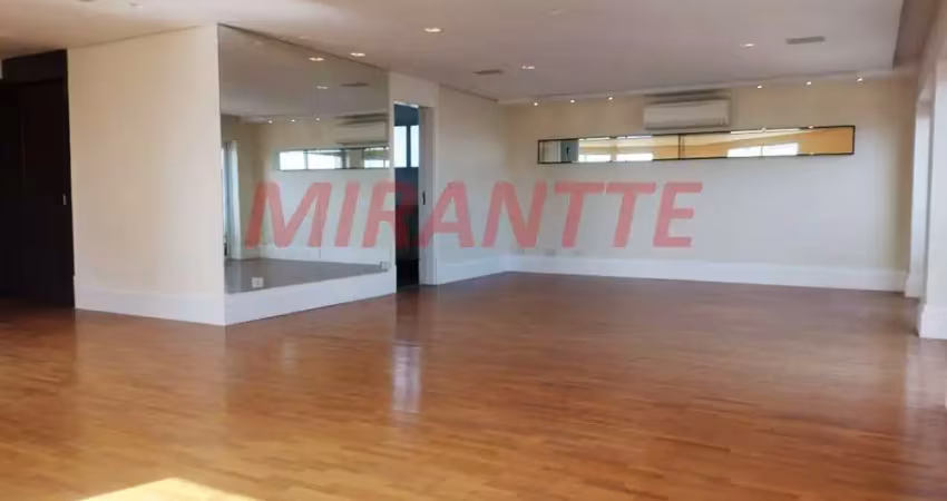 Apartamento de 200m² com 3 quartos em Aclimação