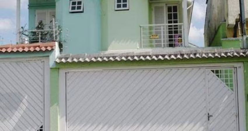 Sobrado de 190m² com 3 quartos em Água Fria