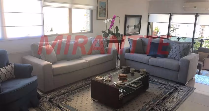 Apartamento de 220m² com 4 quartos em Água Fria