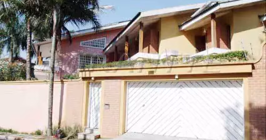Sobrado com 4 quartos em Barro Branco