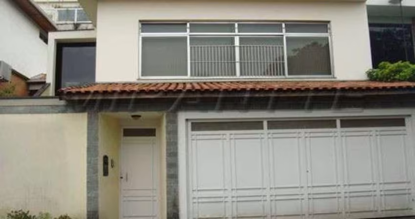 Sobrado com 3 quartos em Jardim da Gloria
