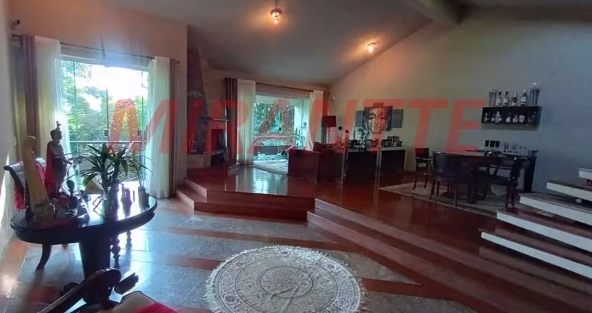 Sobrado de 500m² com 4 quartos em Tremembe