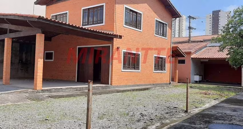Sobrado de 270m² com 3 quartos em Limão