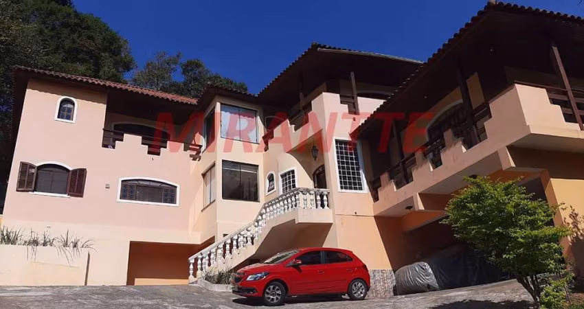 Cond. fechado de 905m² com 4 quartos em Serra da Cantareira