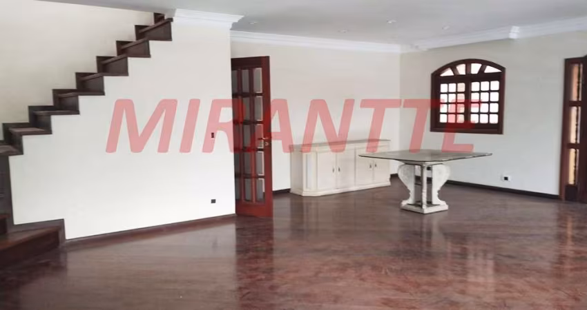 Sobrado de 200m² com 4 quartos em Tremembe