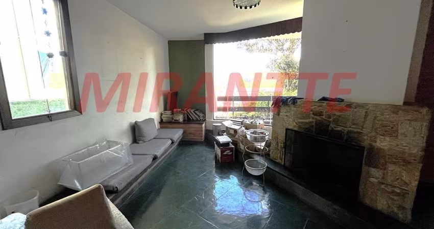 Sobrado de 520m² com 4 quartos em Tremembe