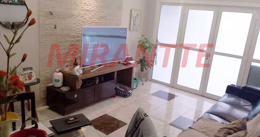 Sobrado de 240m² com 3 quartos em Vila Gustavo