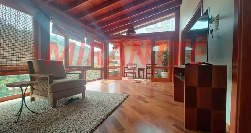 Cond. fechado de 255m² com 3 quartos em Jardim Itatinga