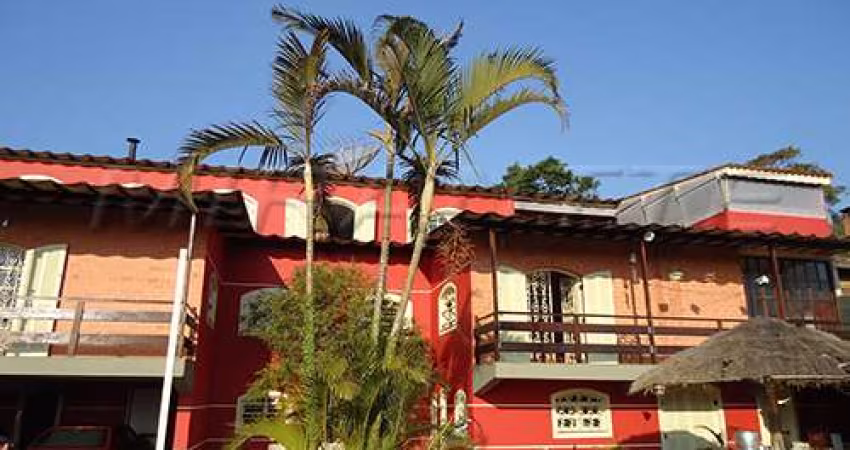 Cond. fechado de 200m² com 4 quartos em VILA MACHADO