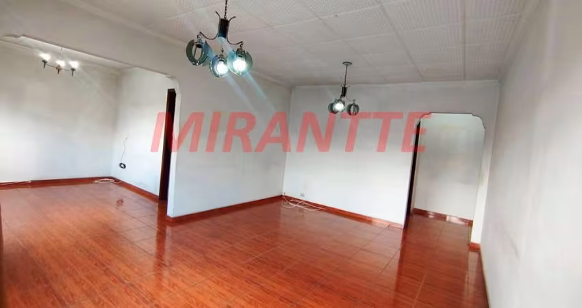 Sobrado de 240m² com 3 quartos em Vila Mazzei