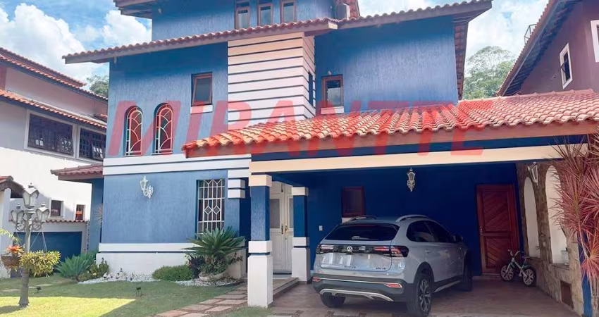 Cond. fechado de 310m² com 3 quartos em Tremembe
