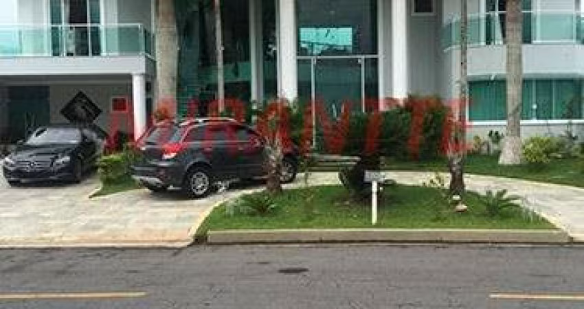 Cond. fechado de 800m² com 7 quartos em Balneário Praia do Pernambuco