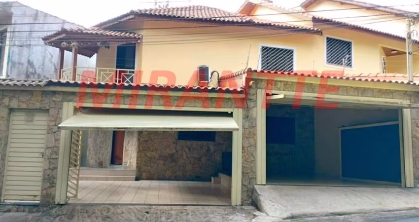 Sobrado de 123m² com 3 quartos em Água Fria