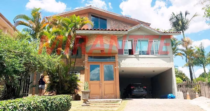 Cond. fechado de 760m² com 4 quartos em Condomínio Refúgio dos Pinheiros