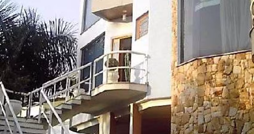 Sobrado de 400m² com 4 quartos em Jardim Virginia Bianca