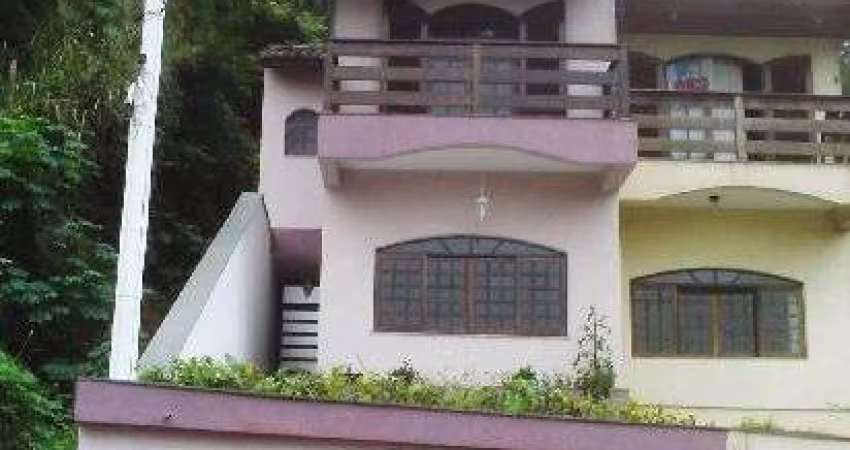 Sobrado de 200m² com 4 quartos em Tremembe