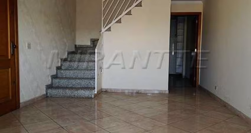 Sobrado com 3 quartos em Santa Terezinha
