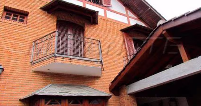 Sobrado de 329m² com 6 quartos em Horto Florestal
