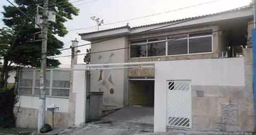 Sobrado de 281m² com 3 quartos em Jardim São Bento