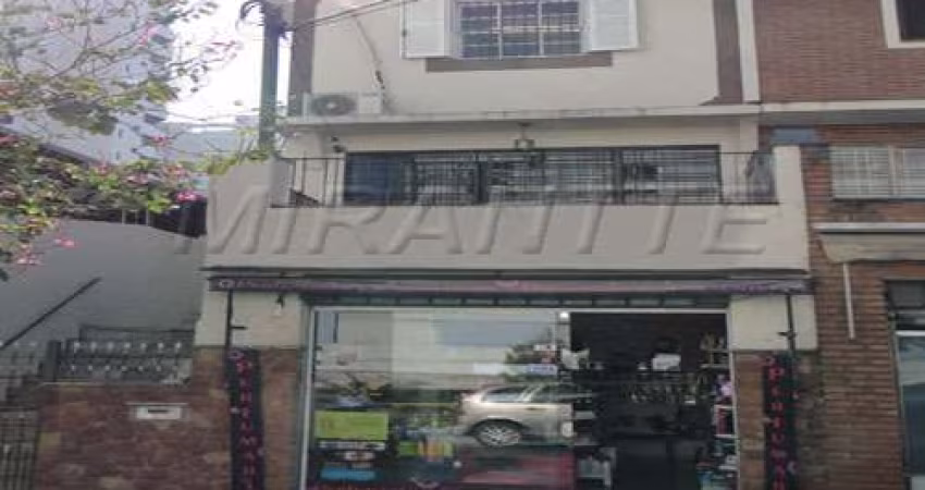 Sobrado de 217m² com 3 quartos em Água Fria