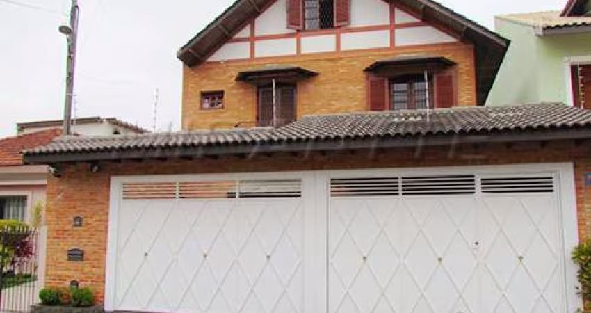 Sobrado de 329m² com 6 quartos em Horto Florestal