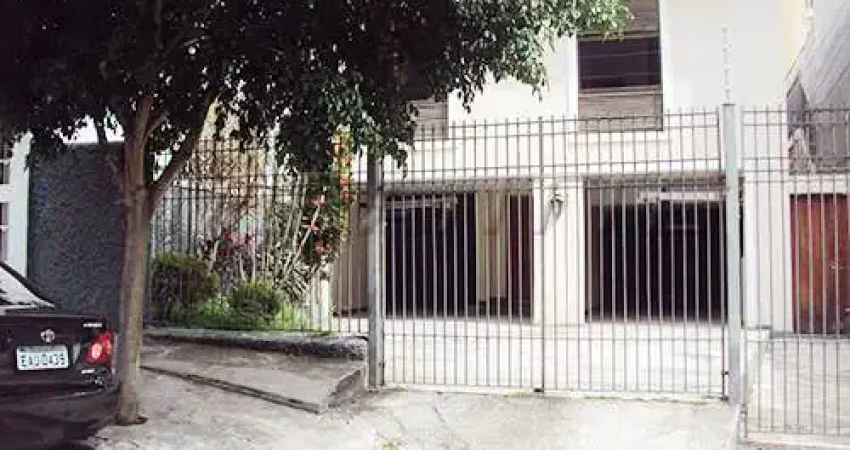 Sobrado de 320m² com 3 quartos em Santana