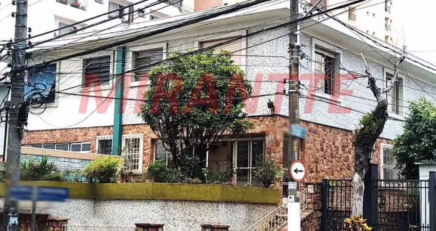 Sobrado de 220m² com 4 quartos em Santana