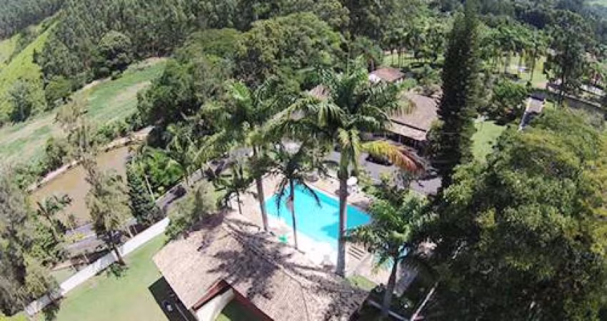 Chácara de 1300m² com 5 quartos em Serra Da Cantareira