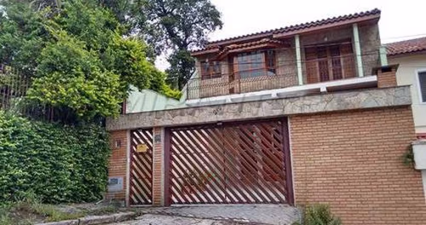Sobrado de 232m² com 4 quartos em Tremembe