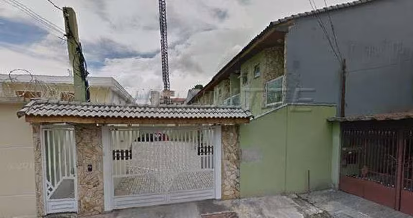 Cond. fechado de 111m² com 3 quartos em Vila Nivi
