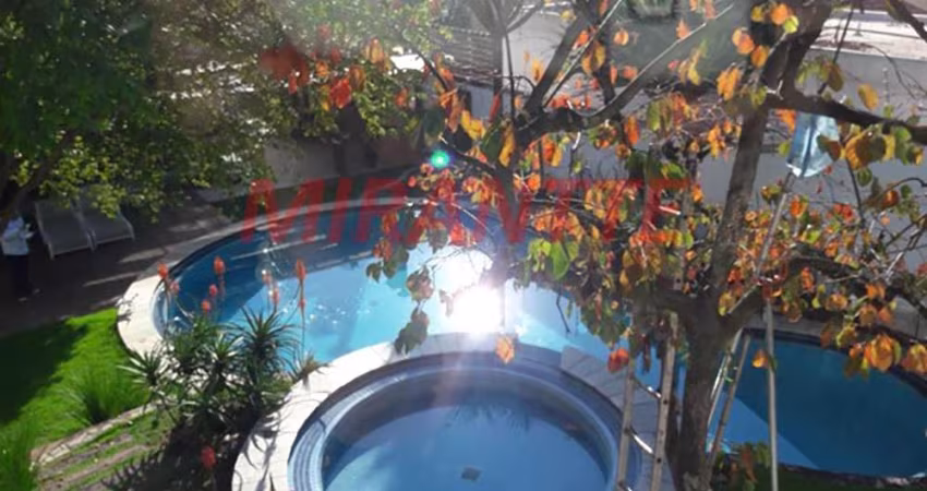 Sobrado de 600m² com 4 quartos em Jardim Floresta