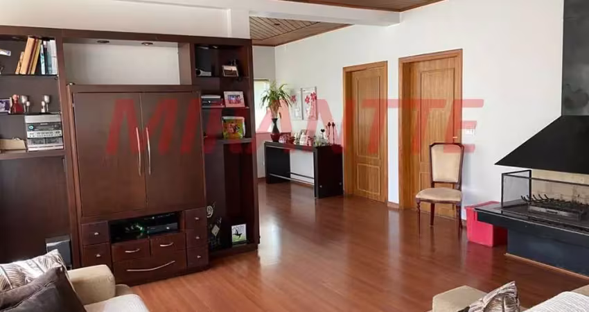 Sobrado de 480m² com 4 quartos em serra da cantareira