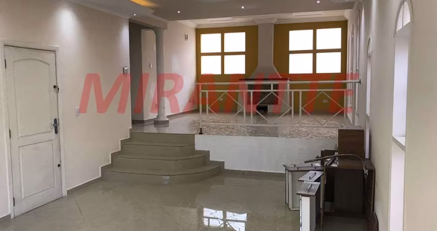 Sobrado de 500m² com 5 quartos em Serra da Cantareira